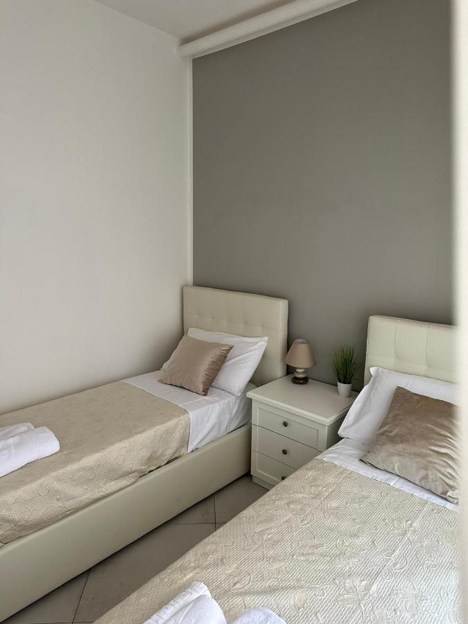 Days In Rome Hotel Bagian luar foto